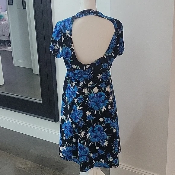 Torrid 1X Floral Textured Skater Dress Blue Black - Picture 4 of 5